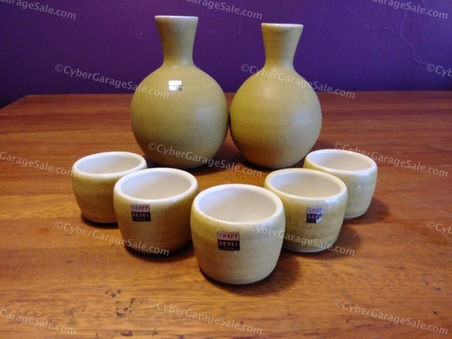 Craft Seyei Japan Pottery Sake Set