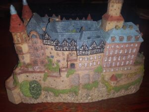 The Danbury Mint - Enchanted Castles of Europe - Ksiaz Castle Poland- MBI - 1994