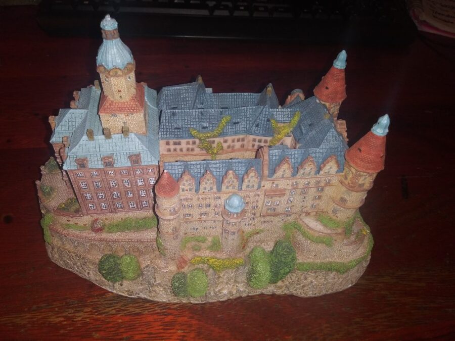 The Danbury Mint - Enchanted Castles of Europe - Ksiaz Castle Poland- MBI - 1994