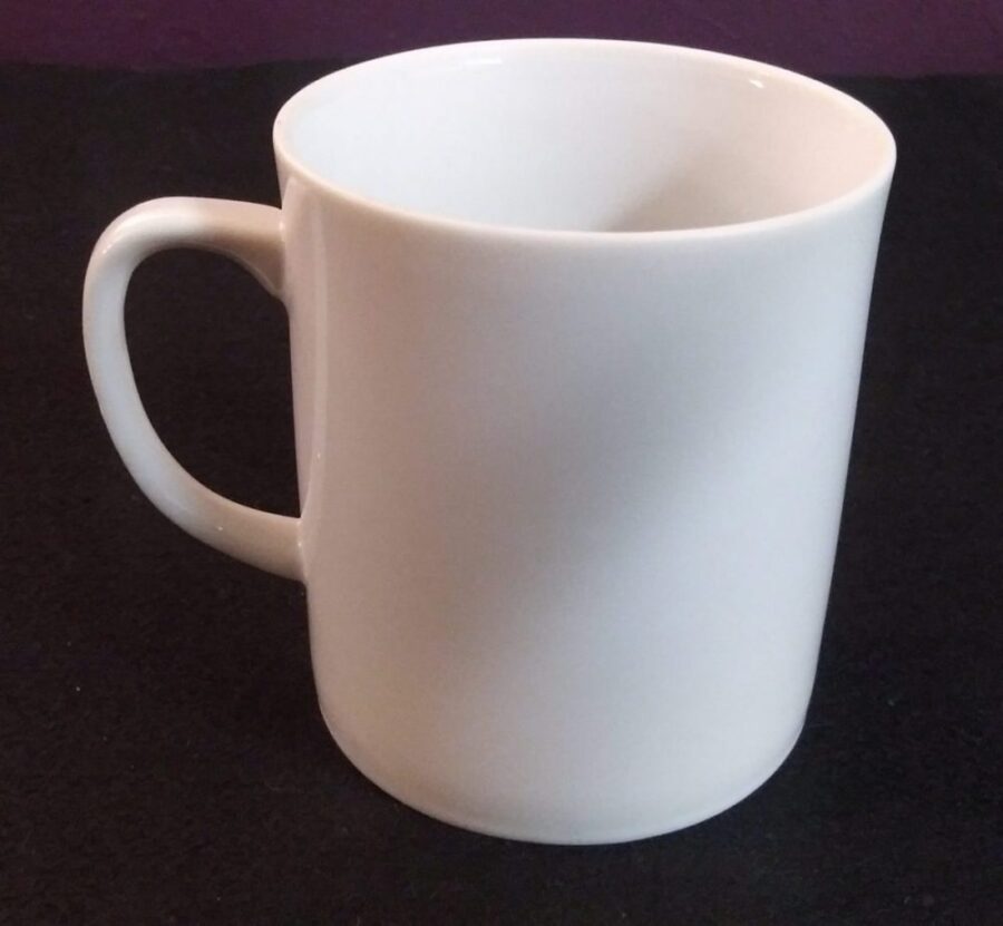 1c Two Toned Kimono Geisha Cup